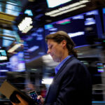 Wall Street opera mixto de cara a elecciones en EU